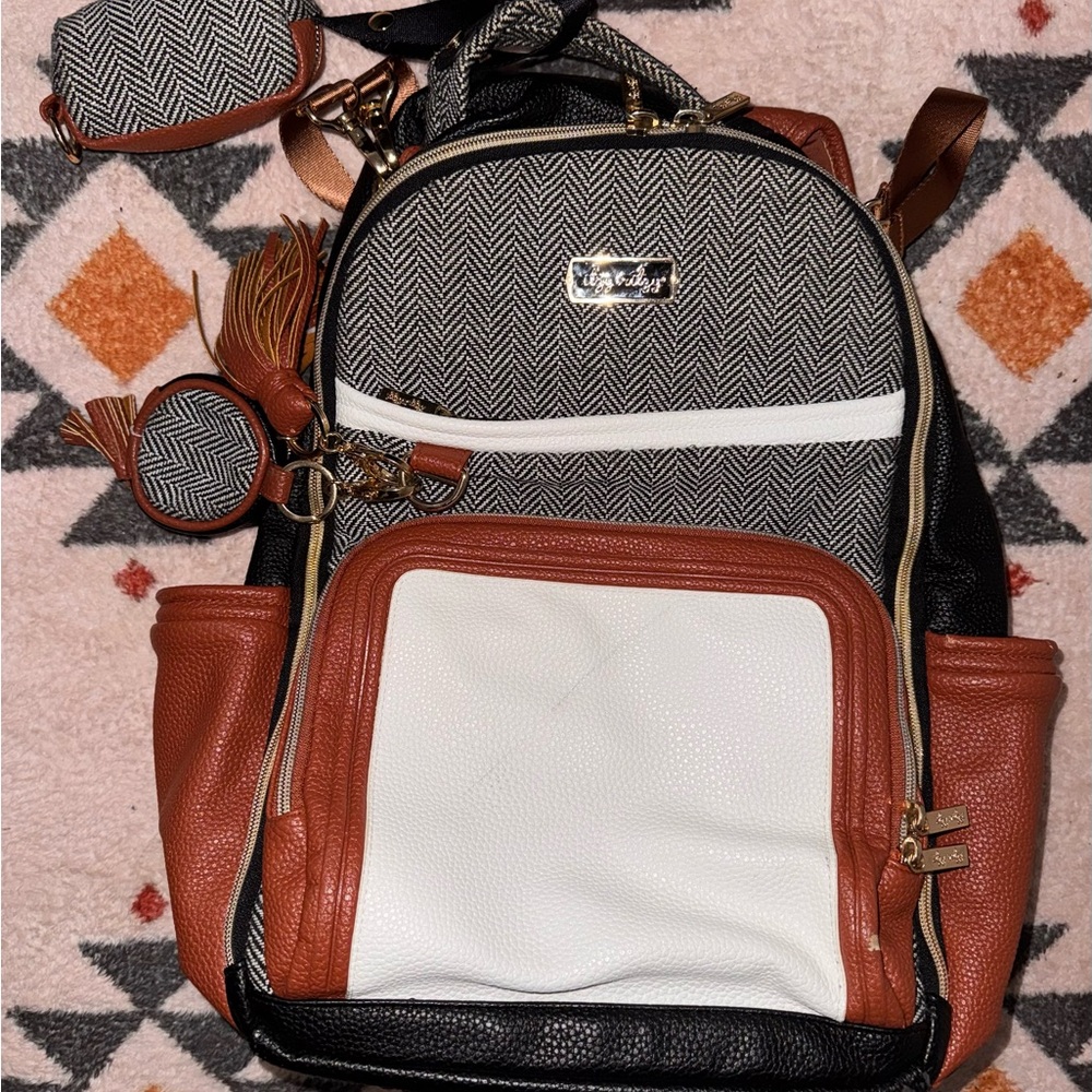 Itzy Ritzy Boss Plus Diaper Bag Backpack – Coffee & Cream Set